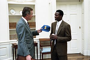 George H. W. Bush with Harold Reynolds (P15486-24A)