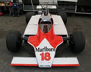 McLaren M30 Mont-Treblant head on.jpg