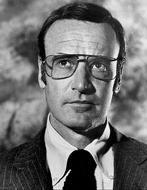 Richard Anderson as Oscar Goldman.JPG