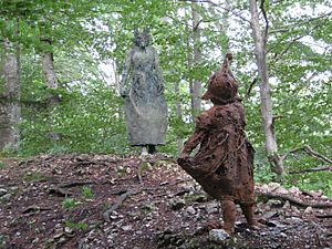 Sculpture at Schoenthal-hicks 086