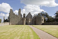 Tolquhon Castle - geograph.org.uk - 476318