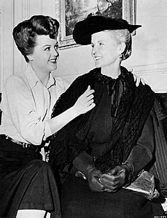 Angela Lansbury-Moyna MacGill