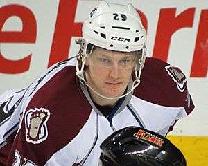 Nathan MacKinnon Avalanche-2