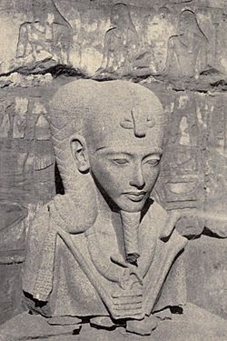 Statue Khonsu Weigall.jpg