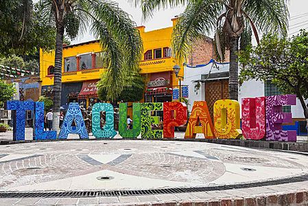 Giant Tlaquepaque Letters (Letras Gigantes Tlaquepaque)