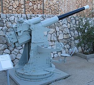 HN-INS-Maoz-K-24-Italian-76mm-gun-2