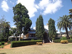 Kensington, Toowoomba front