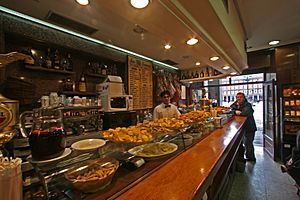 Madrid-Plaza Mayor-Tapas bar