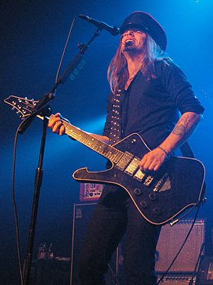 Nicke Andersson.jpg