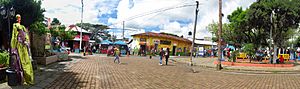 PANORAMICA PLAZA CENTRAL JUAYUA 1