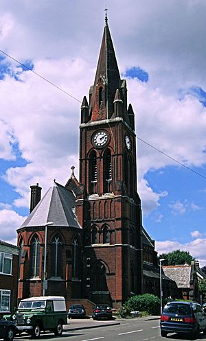 St Luke's Church, Kingston-upon-Thames - London. (14484803373).jpg