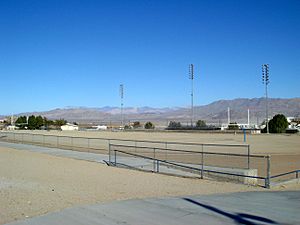 01-2007-TronaHS-dirtfootballfield