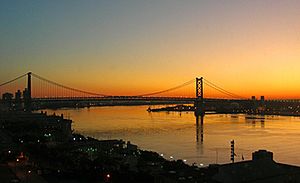 Ben Franklin Bridge at sunrise 2009-09-02 06-08-46 4w