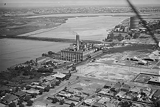 BunburyBridge East Perth c.1935.jpg