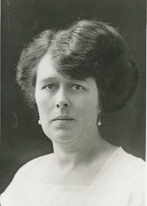 Photo of Lilian Marguerite Medland.jpg