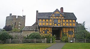 Stokesay Castle, Shropshire (28621371194)