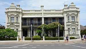 (1)Randwick Lodge.jpg