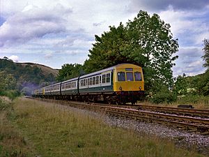 A class 101 approaches Copy Pit