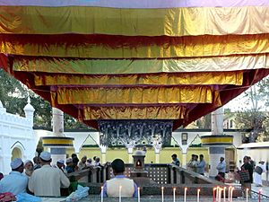 Grave of Shah Jalal.jpg