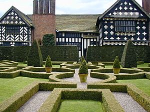 Little Moreton Hall garden - geograph.org.uk - 433632