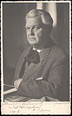 Mihail Sadoveanu1