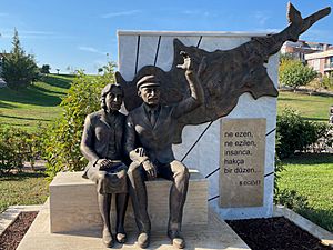 Rahşan-Bülent Ecevit Monument 01