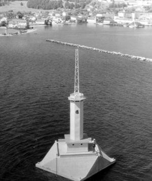 Round Island Passage Light Michigan.jpg