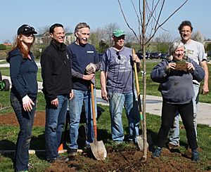 Tree Planting Event 4 26 14 III (cropped)