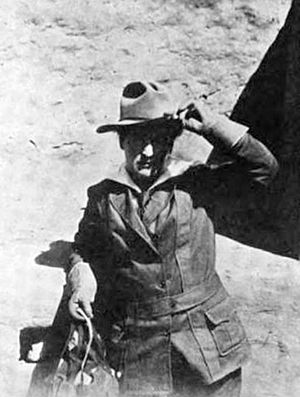 Willa-Cather-at-Mesa-Verde-ca1915