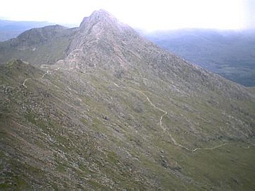 Y Lliwedd next to Snowdon.jpg