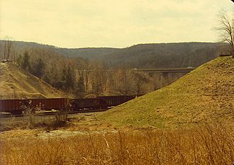 1980-04-18-40 View through to lower side of dam