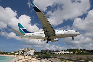 Boeing 737-7CT, WestJet Airlines JP6245865