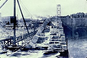 Cross section of the third Holyoke Dam during construction