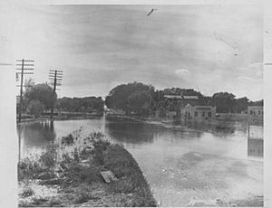 Flooding in De Soto Kansas1951