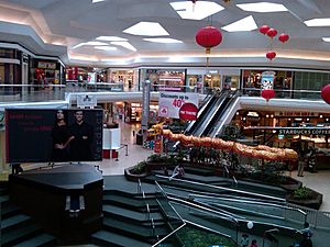 LakeFOREST MALL (4363581649).jpg