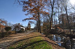 LincolnRI OldAshton KelleyHouse BlackstoneCanal.jpg