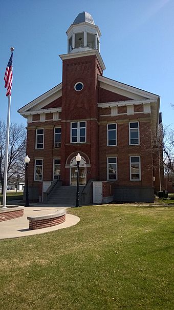 Poweshiek County IA Courthouse.jpg