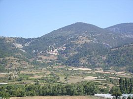 A view over Théus village