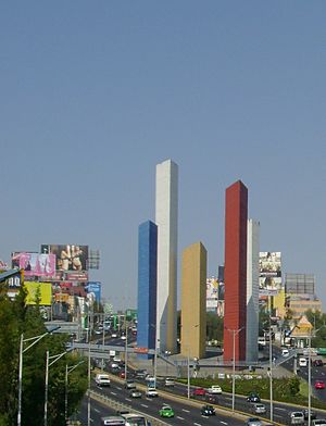 Torres de Satélite sculpture