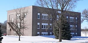 Knox County Courthouse in Center