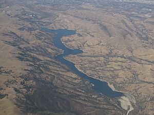 Lake Del Valle, Near Livermore, California (10753667465).jpg