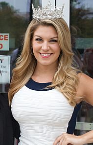 Mallory Hagan LRLM371 (cropped)