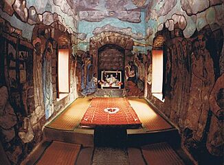 Meher Baba's tomb inside view