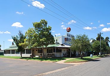 Merriwagga Black Stump Hotel 002.JPG