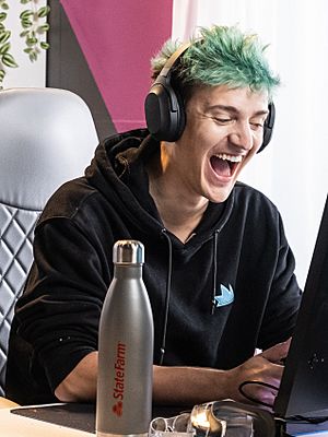 Ninja (52900448126) (cropped).jpg