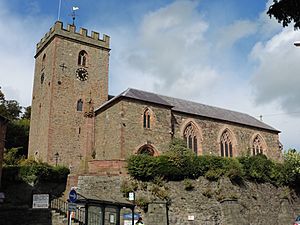 Welshpool, St Mary (geograph 4672837).jpg