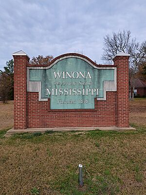 Winona Welcome Sign.jpg