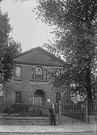 Ynysgau Chapel (4786015).jpg