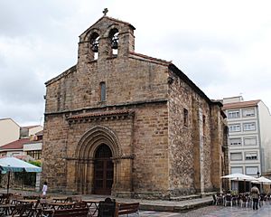 Avilés, Iglesia vieja de Sabugo.JPG