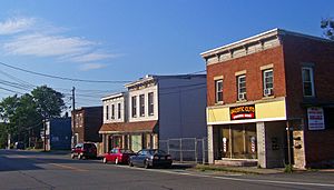 Entrance from New Windsor into Newburgh, looking north along US 9W